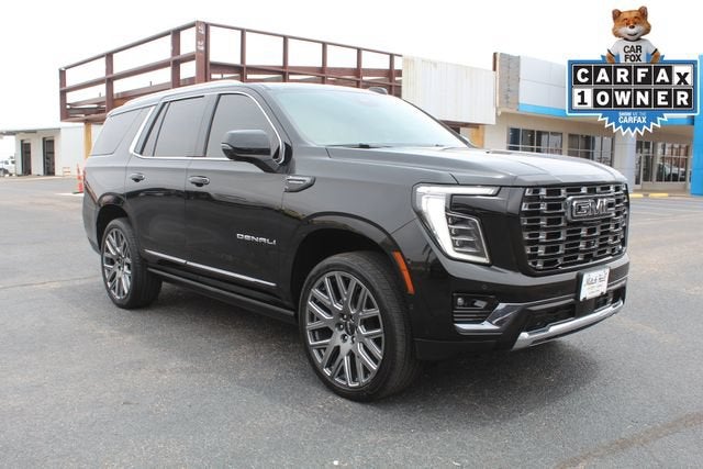 2025 GMC Yukon Denali Ultimate in Onyx Black — front three-quarter view
