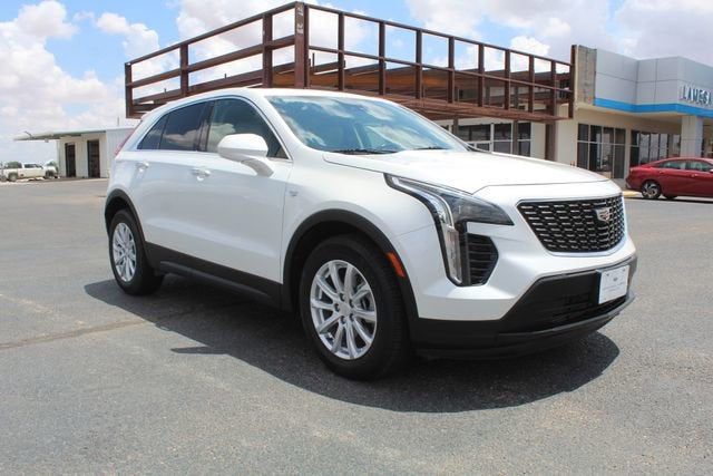 2021 Cadillac XT4 Luxury in Crystal White Tricoat — front three-quarter view